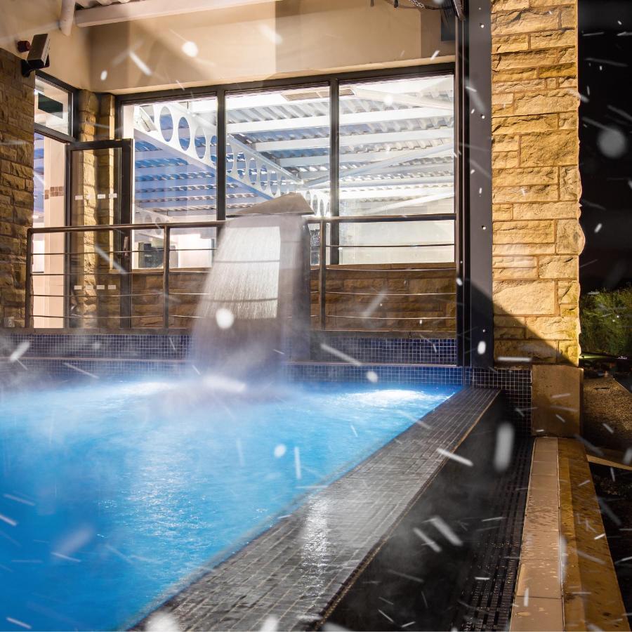 Last Drop Village Hotel & Spa Bolton Esterno foto